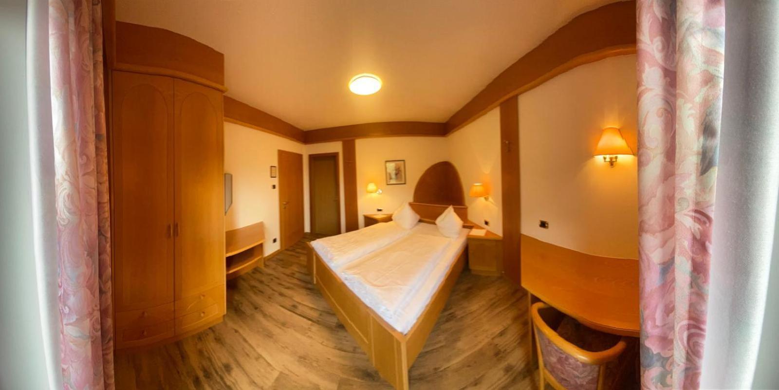 Hotel Sturmhof Chiusa Esterno foto